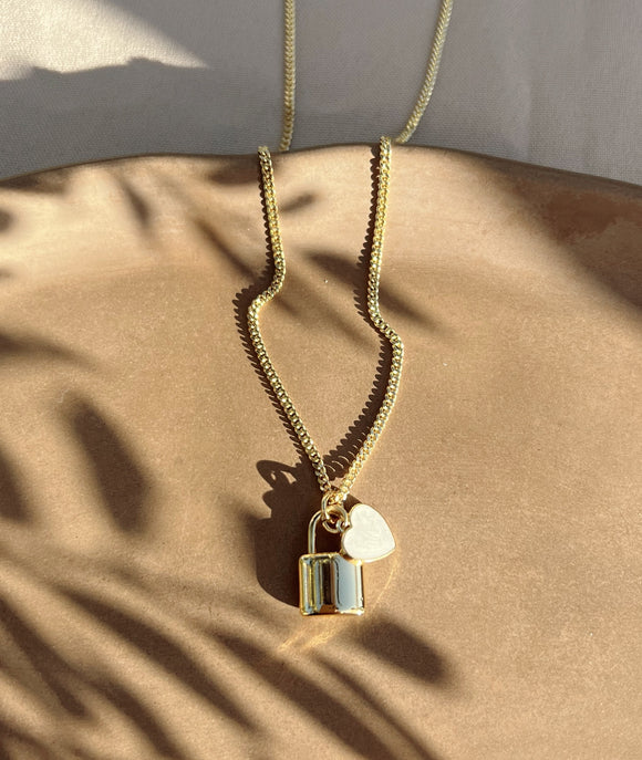 Shelly Necklace